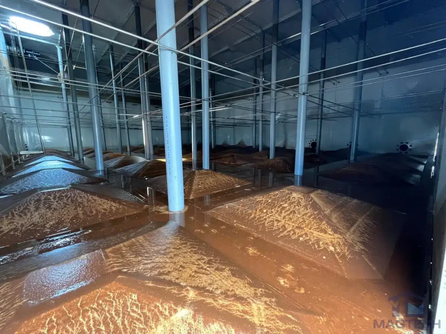 Water Storage Tank Dirt before cleaning in Singapore Magtech